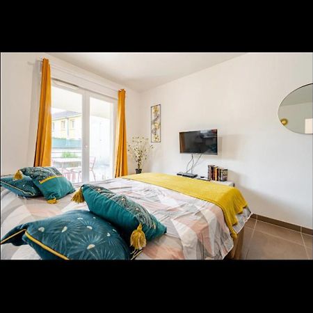 Proche Disney et Paris - Studio terrasse et parking privé Montévrain Esterno foto