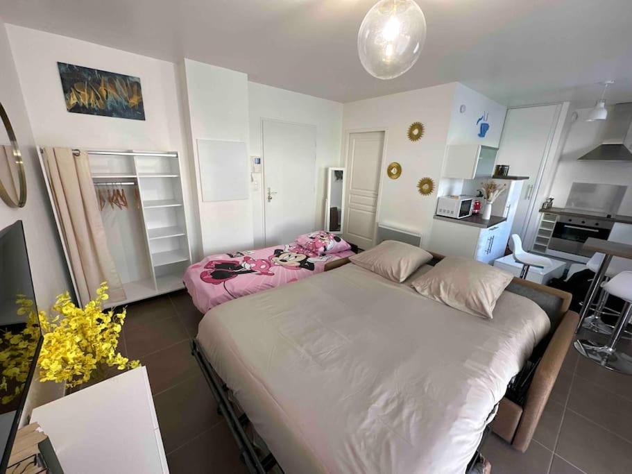 Proche Disney et Paris - Studio terrasse et parking privé Montévrain Esterno foto